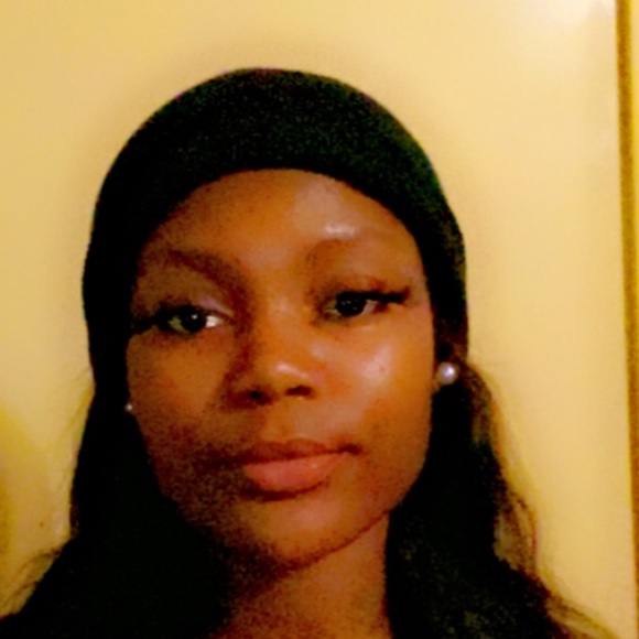 Meet your Posher, Madria - Picture 1 of 1